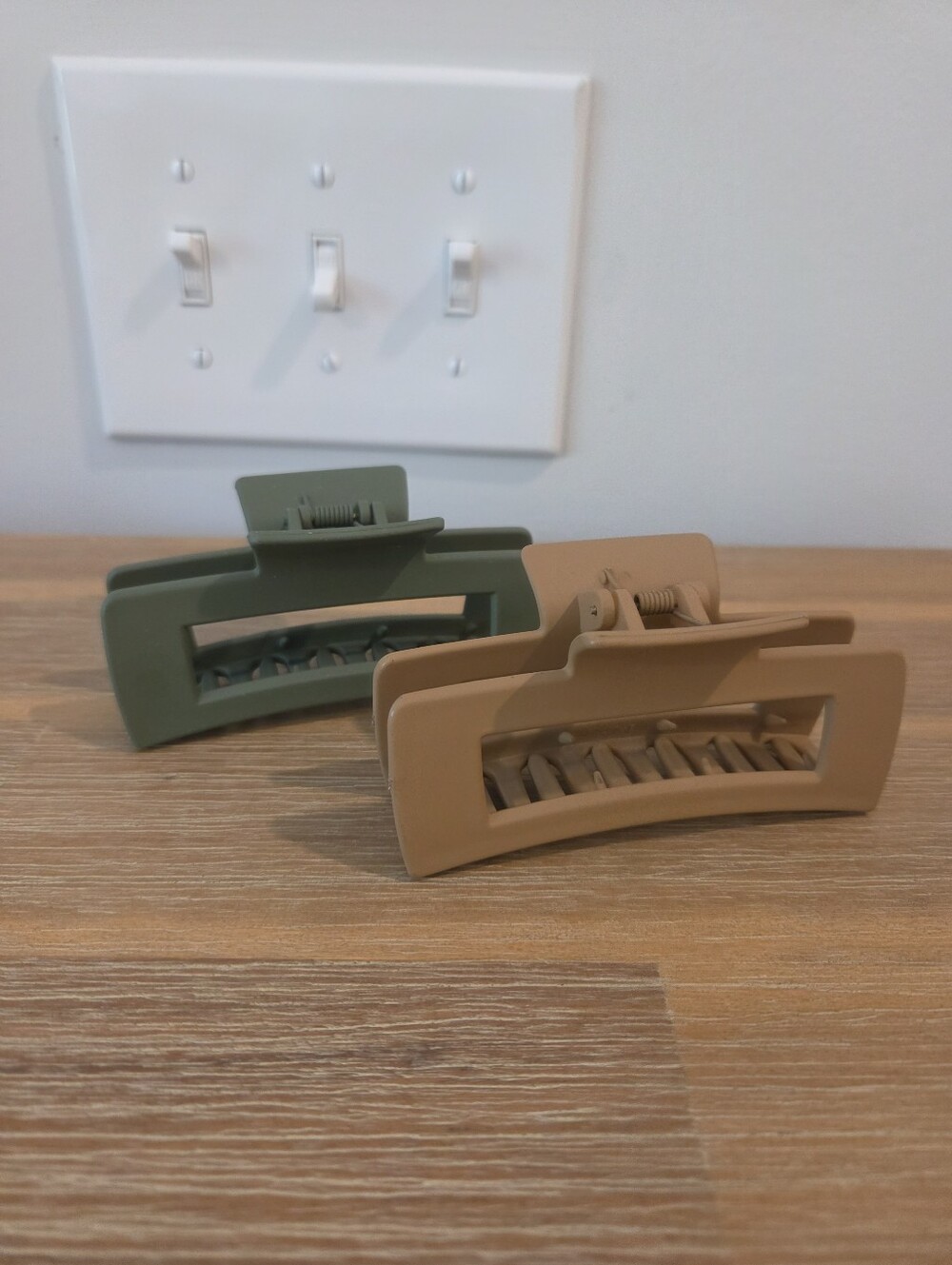 Set of 2 Green Tan Rectangle Claw Clips Hair Accessories Y2K Neutral Boho